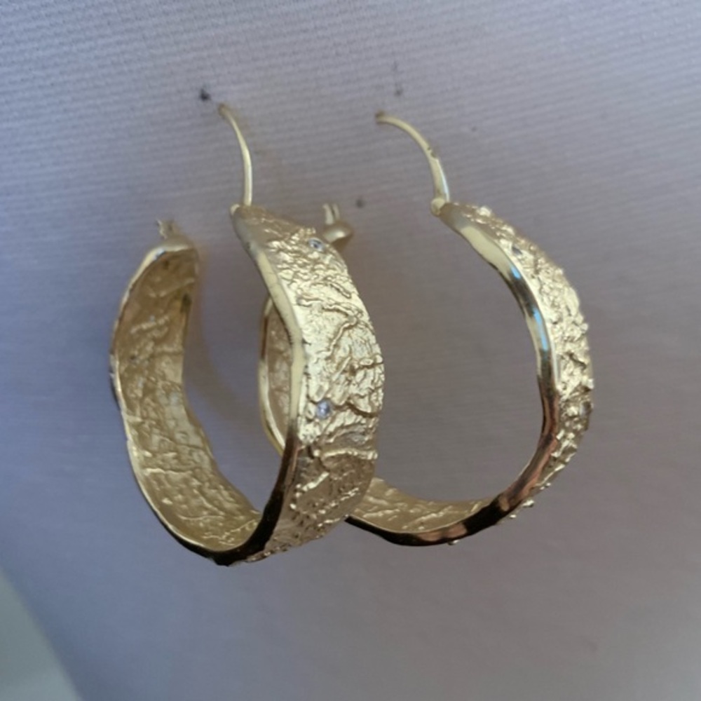 Textured Gold Tone Hoops NWT